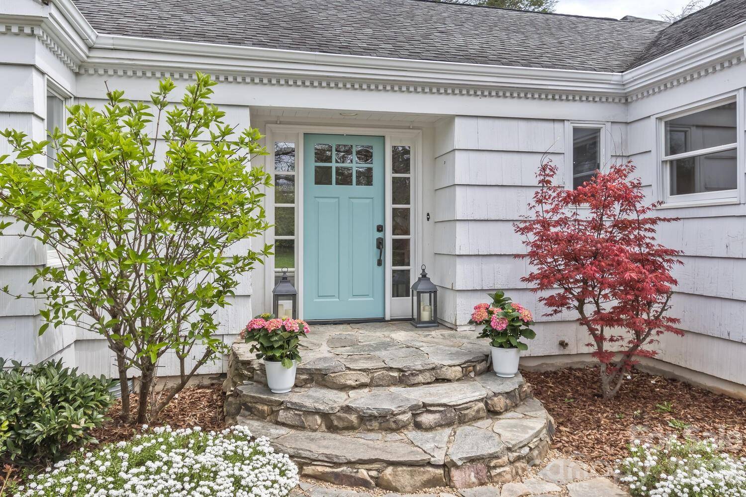 16 Hilltop RD, Biltmore Forest, NC 28803