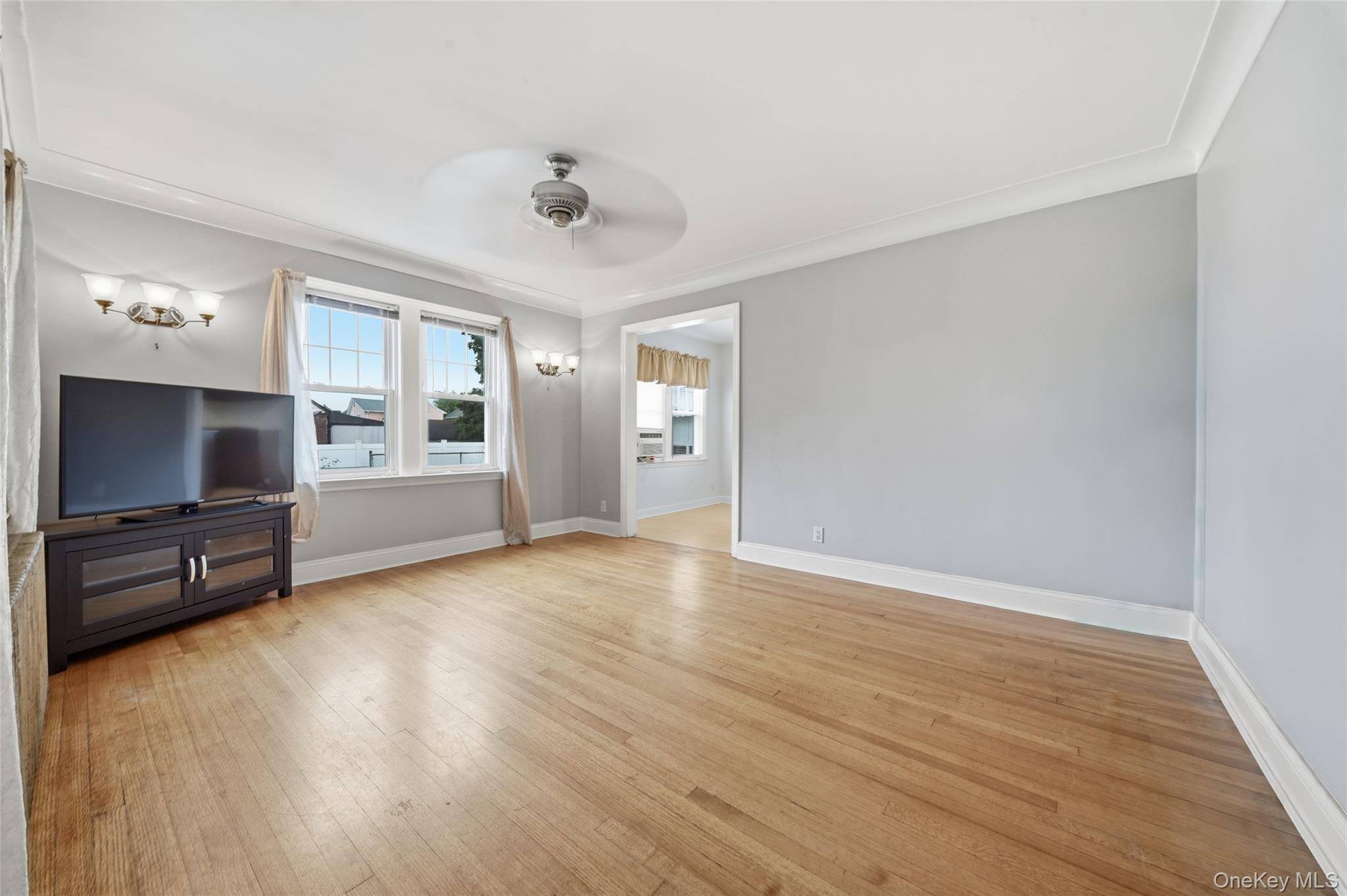 470 Ray ST, Freeport, NY 11520