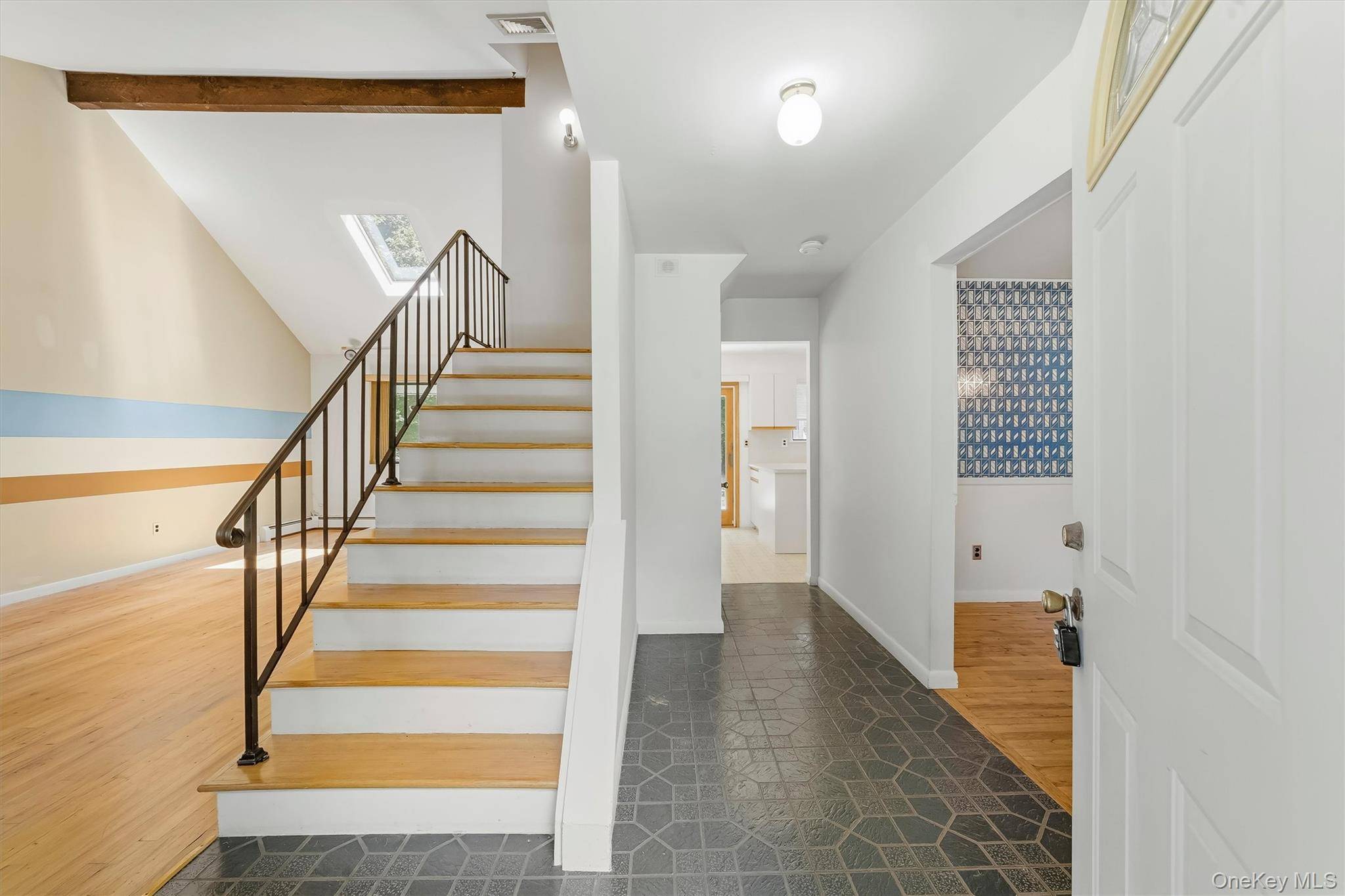 2 Peter A Beet DR, Cortlandt Manor, NY 10567