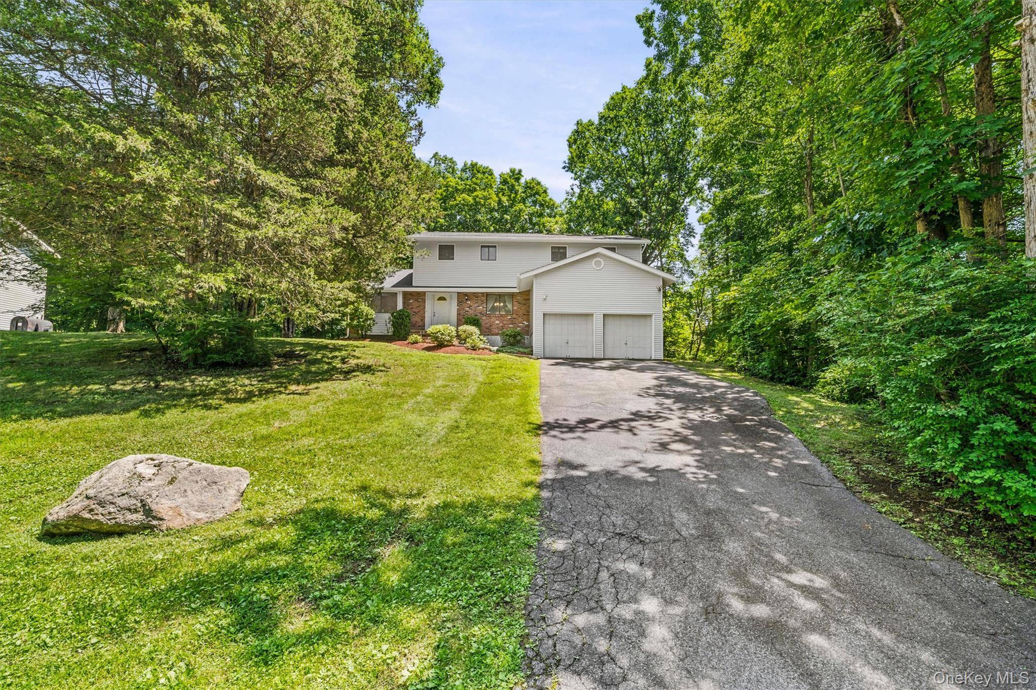 2 Peter A Beet DR, Cortlandt Manor, NY 10567