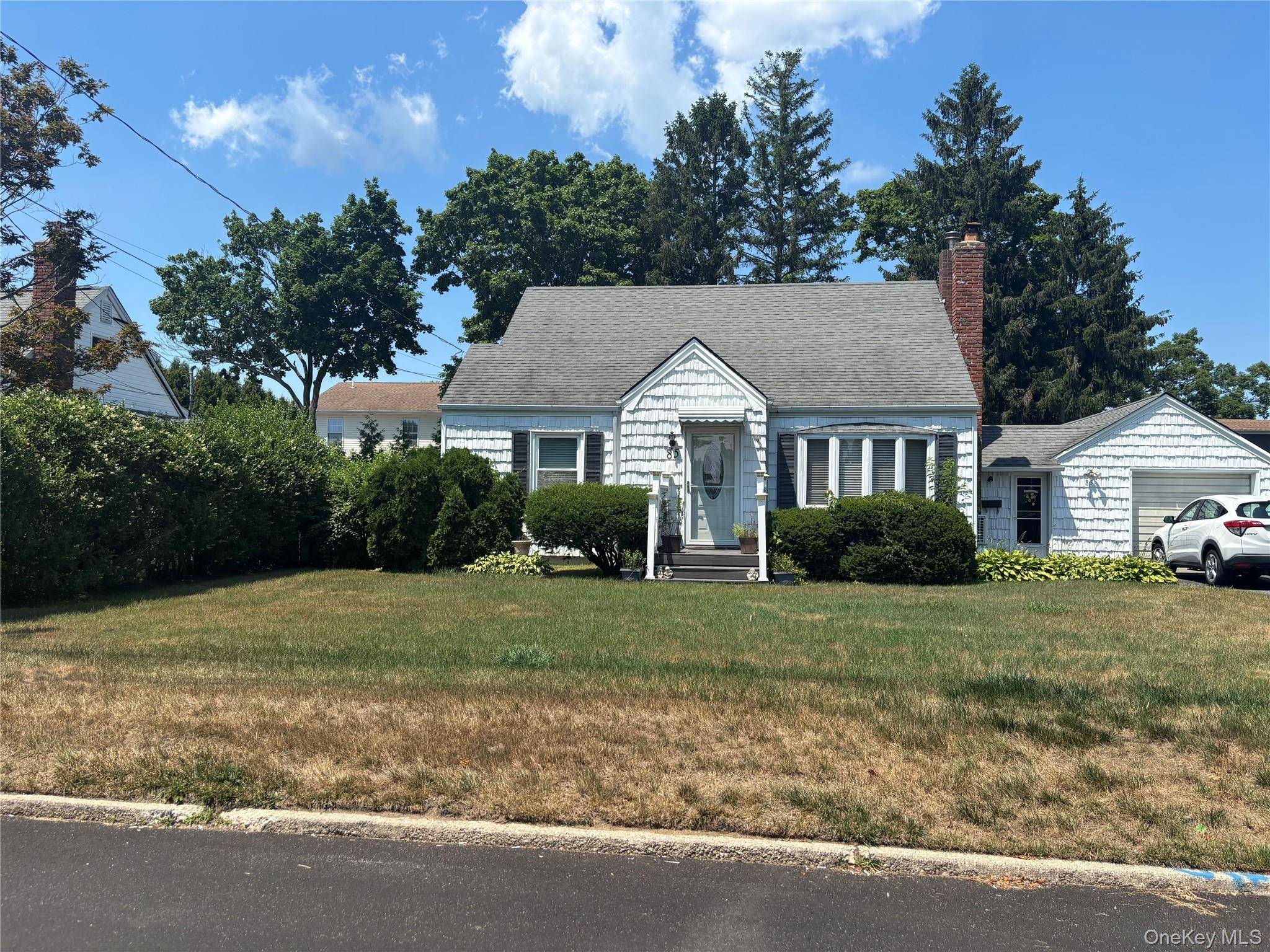 85 Harris ST, Patchogue, NY 11772