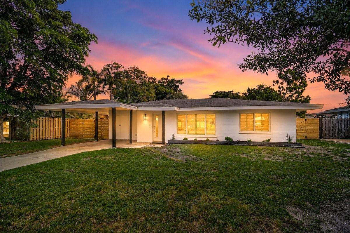 2347 TANGERINE DR, Sarasota, FL 34239