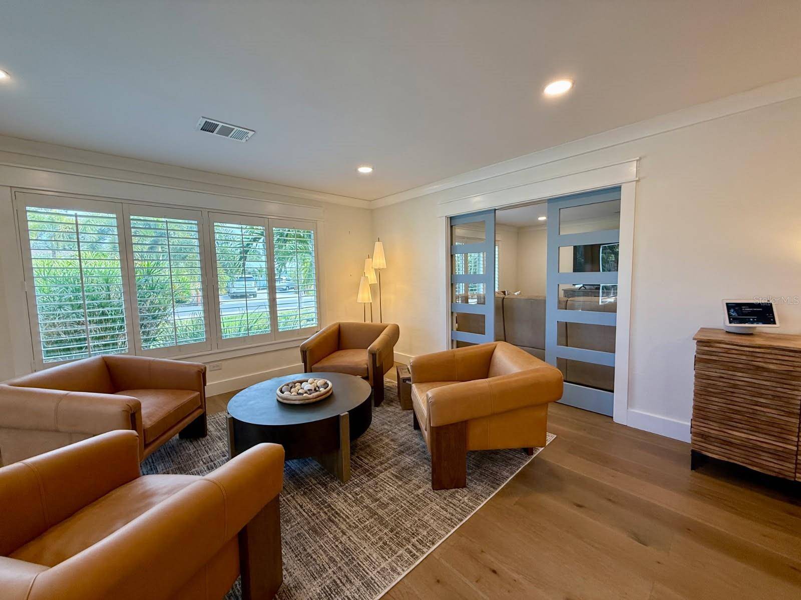1833 PANDORA DR, Sarasota, FL 34231