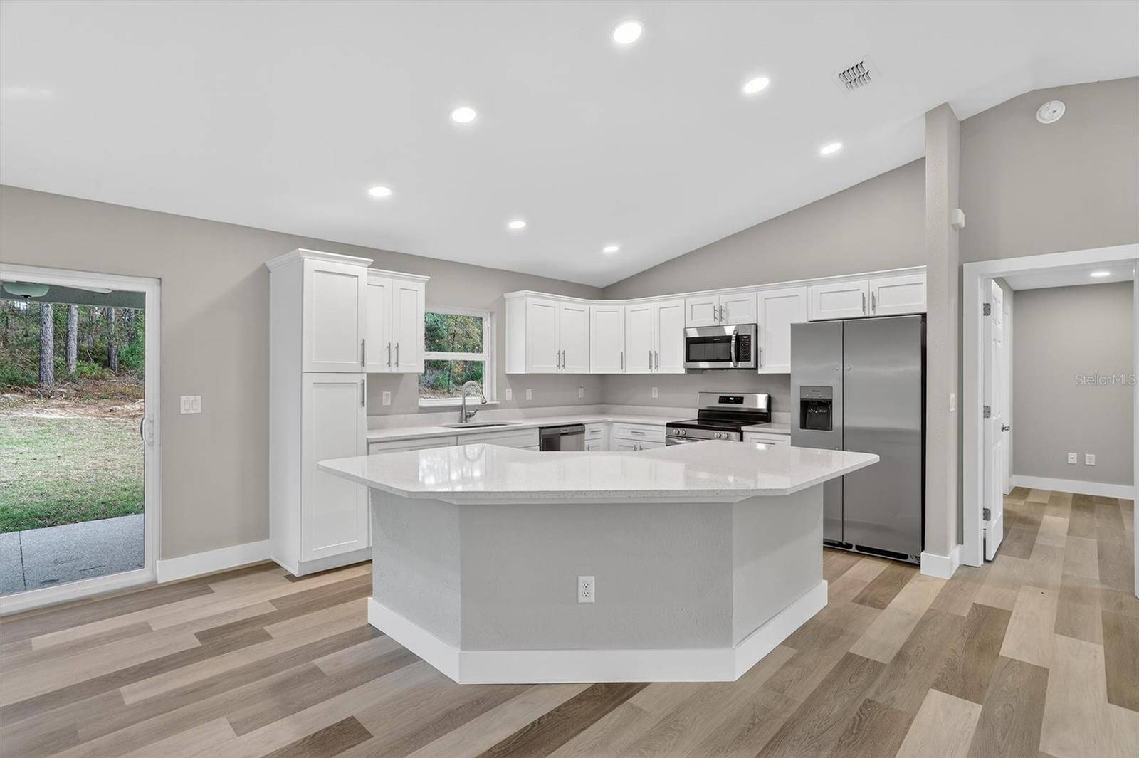 1516 W PRINGLE PL, Citrus Springs, FL 34434
