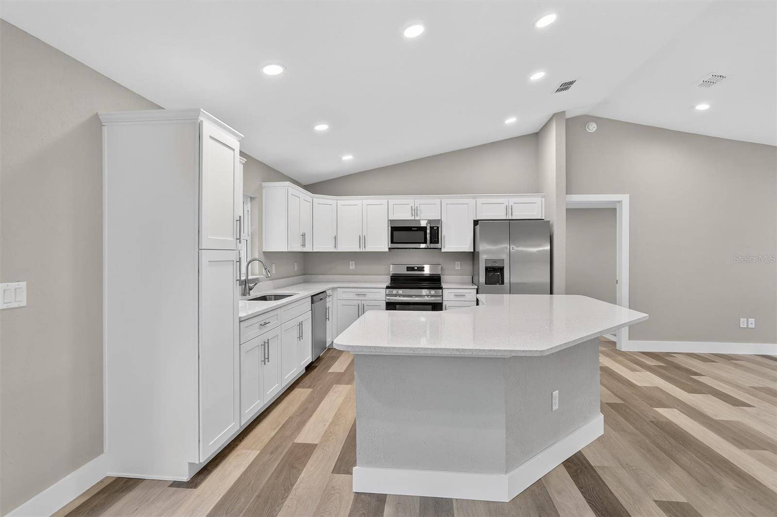 1516 W PRINGLE PL, Citrus Springs, FL 34434
