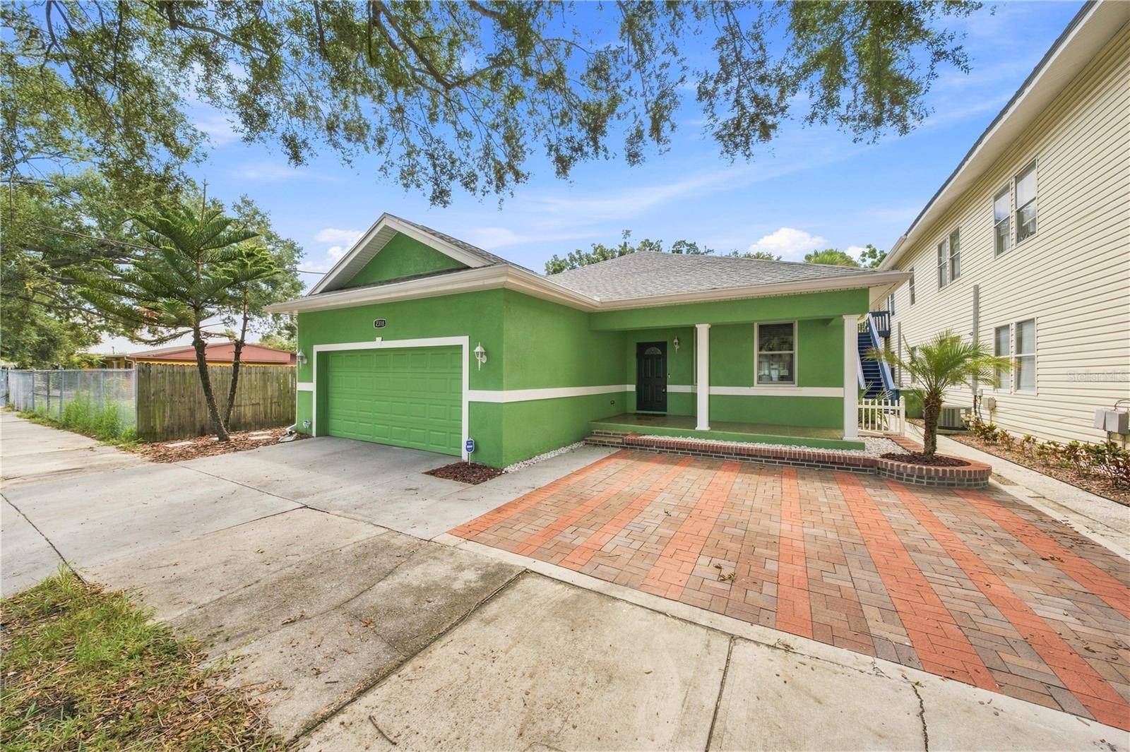 2318 W CHERRY ST, Tampa, FL 33607