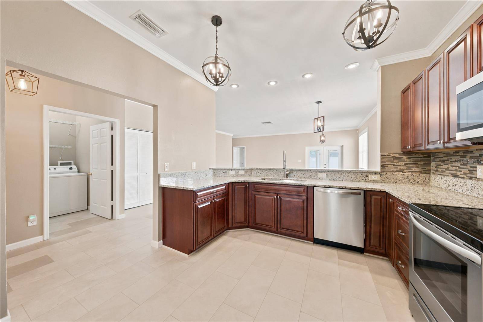 2318 W CHERRY ST, Tampa, FL 33607