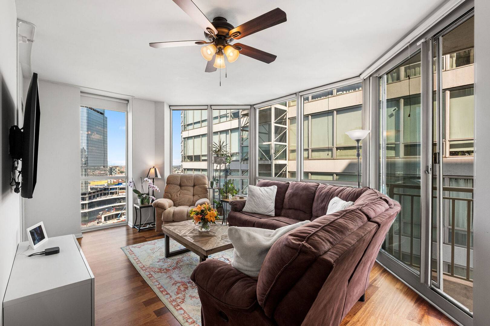 645 N Kingsbury ST #2201, Chicago, IL 60654