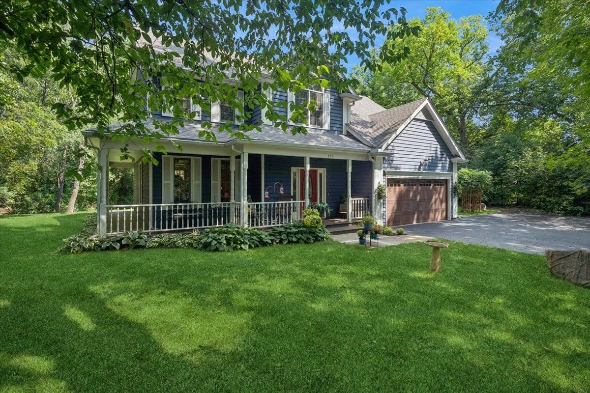 300 White Tail LN, Ingleside, IL 60041