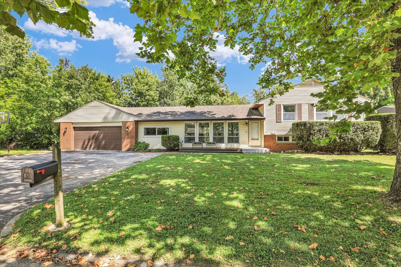 1912 Clover LN, Champaign, IL 61821