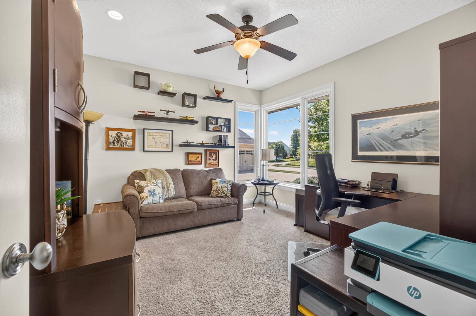 6559 BLACKBERRY LN, Bettendorf, IA 52722