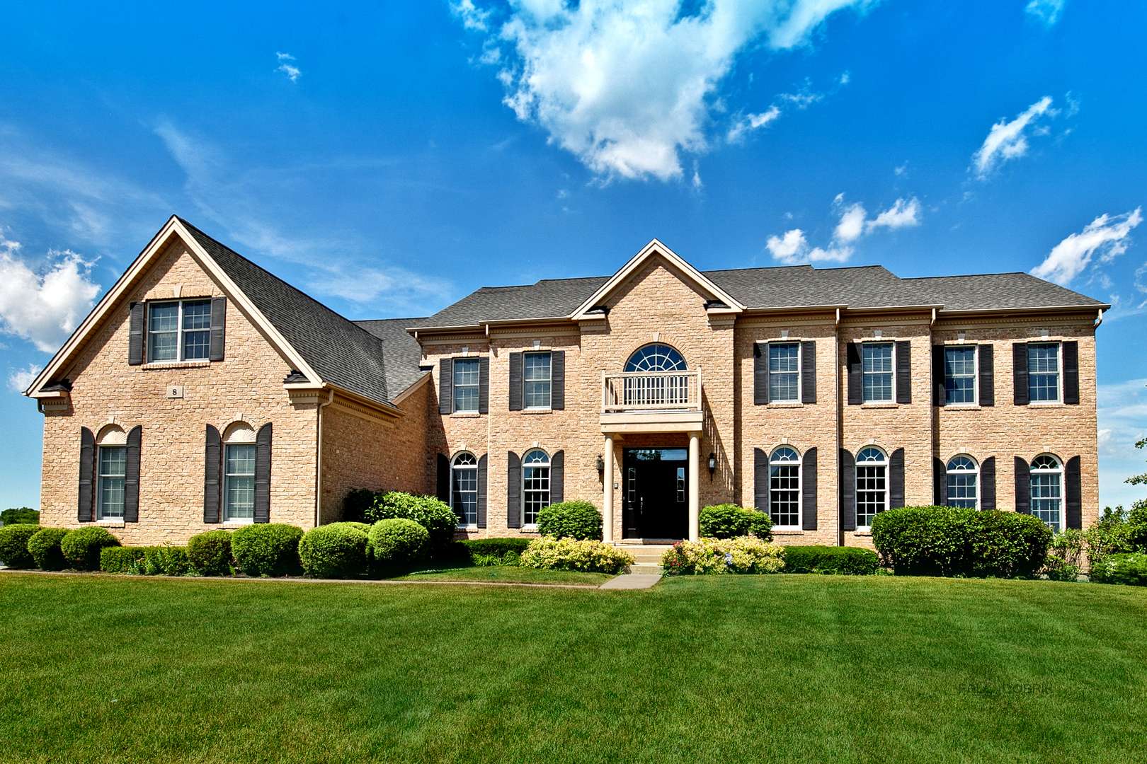 8 Turnbury CT, Hawthorn Woods, IL 60047