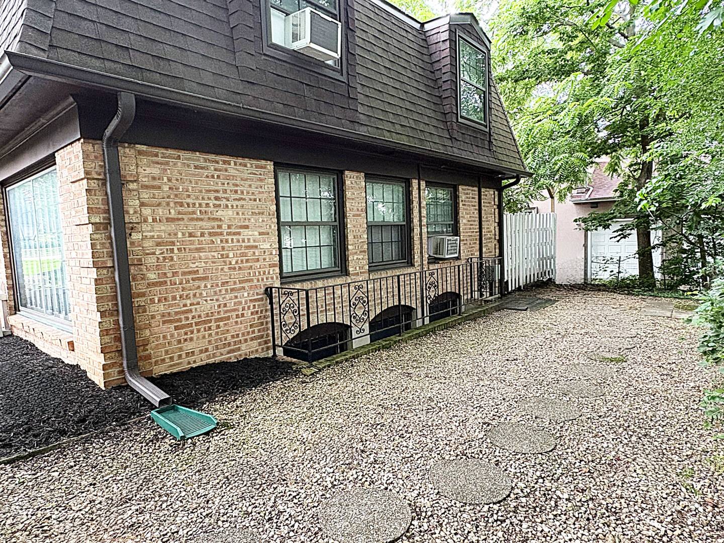 114 Hillside AVE #114, Barrington, IL 60010