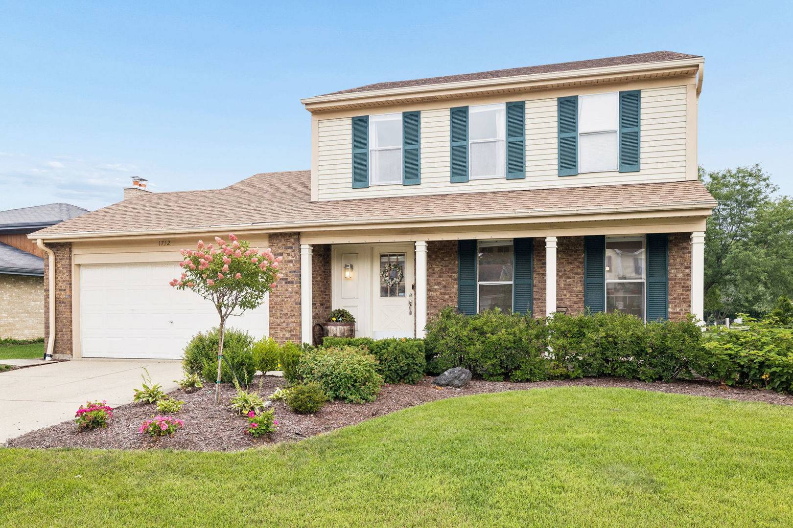 1712 Borman PL, Downers Grove, IL 60516