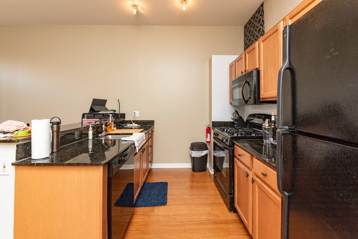 950 W Leland AVE #404, Chicago, IL 60640