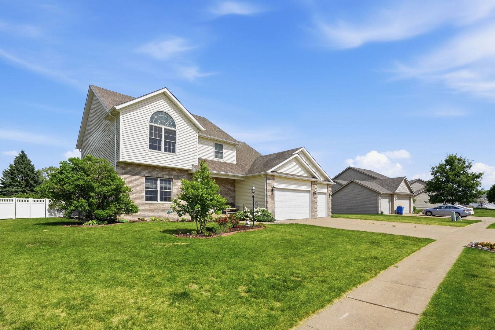 104 PARK VIEW DR, Eldridge, IA 52748