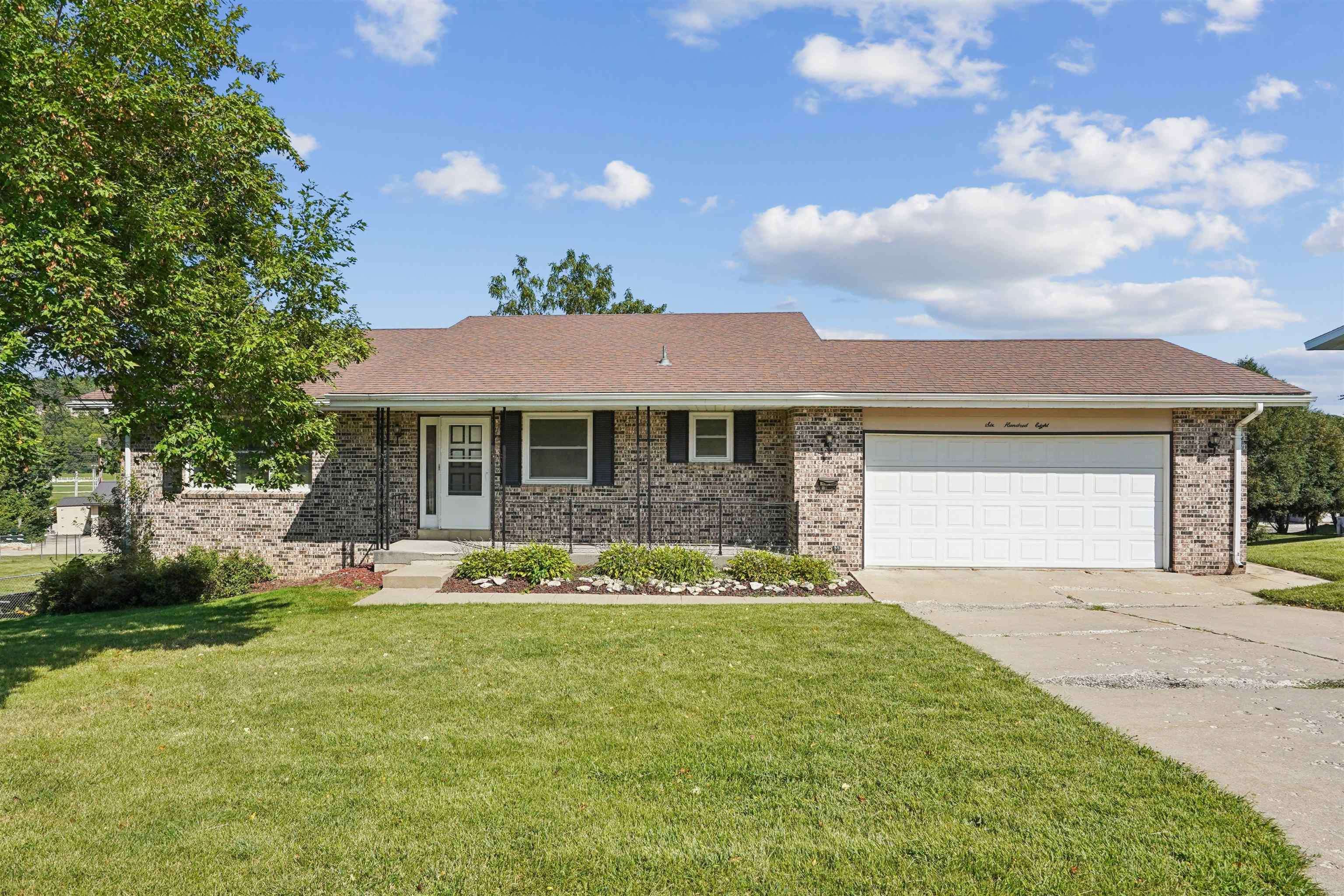608 Moen ST, Decorah, IA 52101