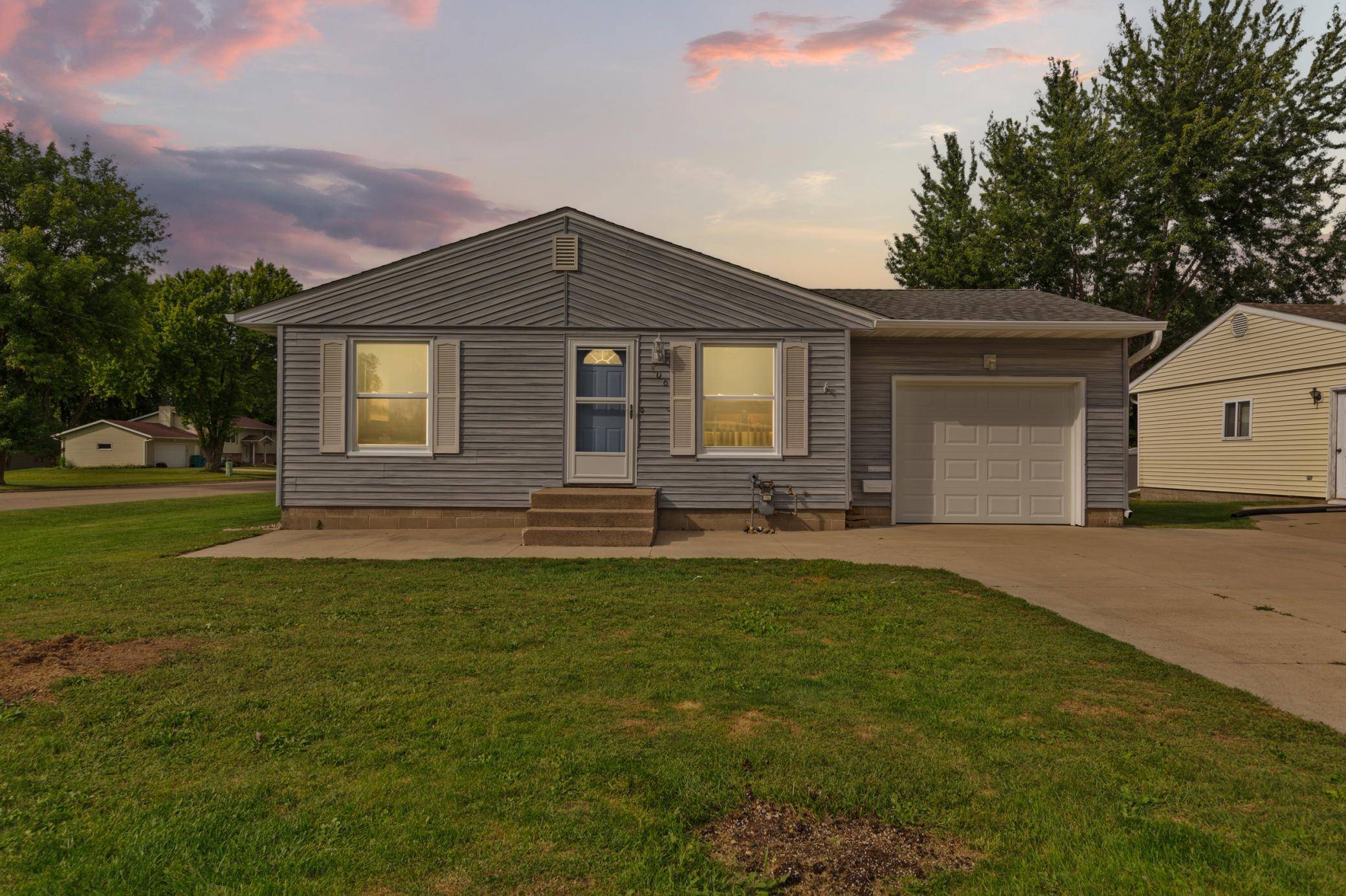 706 17th ST NE, Owatonna, MN 55060
