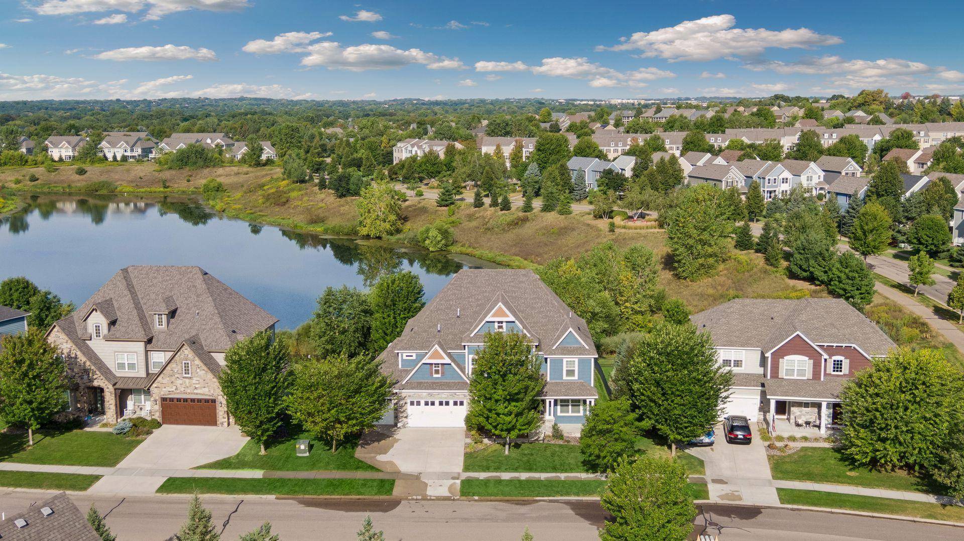 11274 Whitewater DR, Woodbury, MN 55129