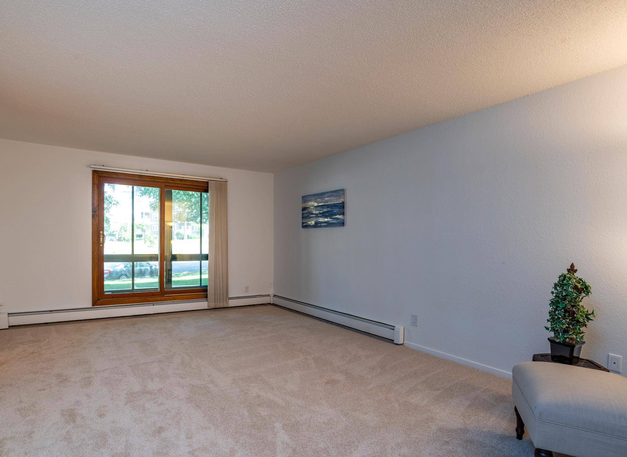 2670 Oxford ST N #204, Roseville, MN 55113