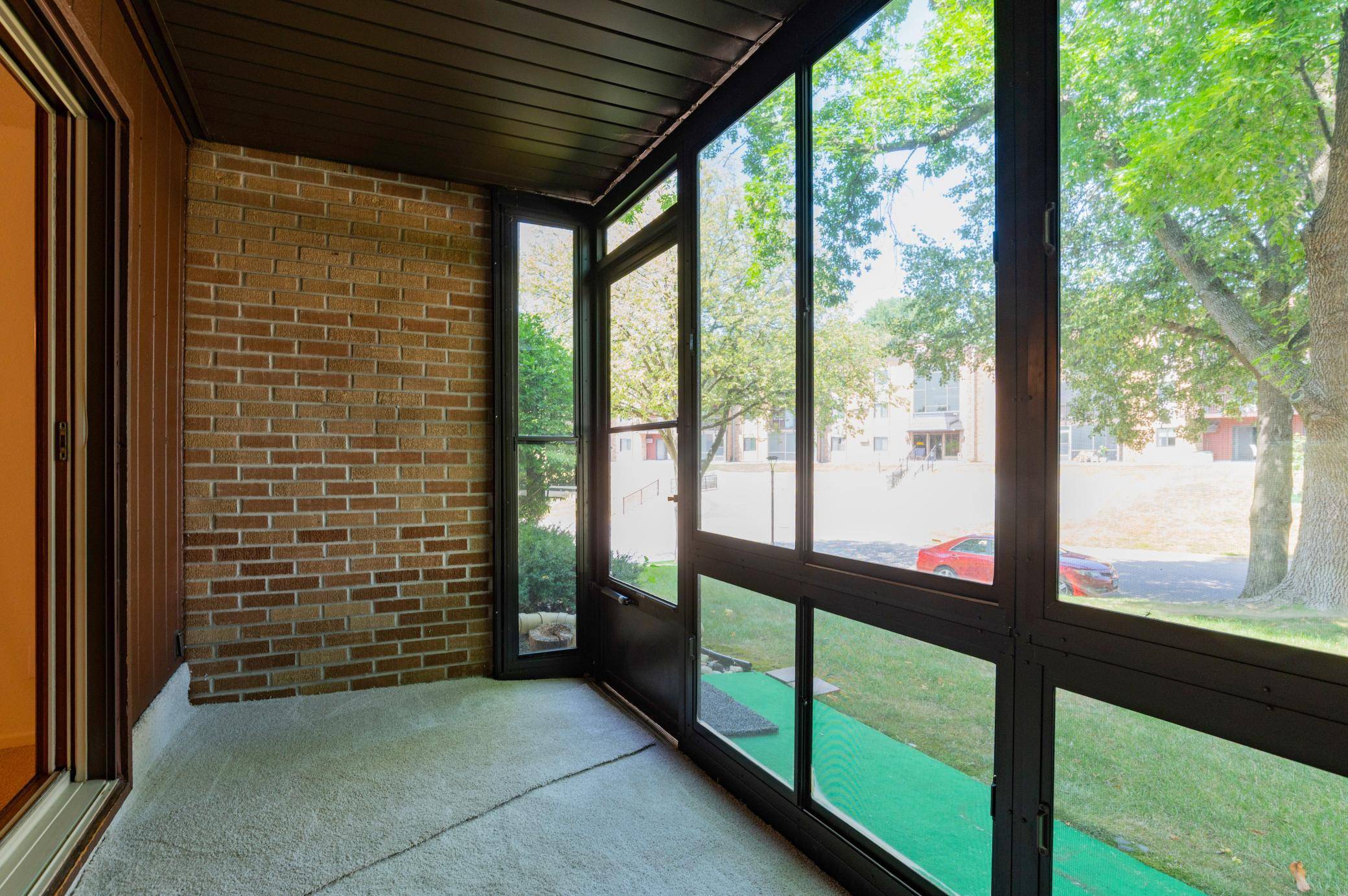 2670 Oxford ST N #204, Roseville, MN 55113