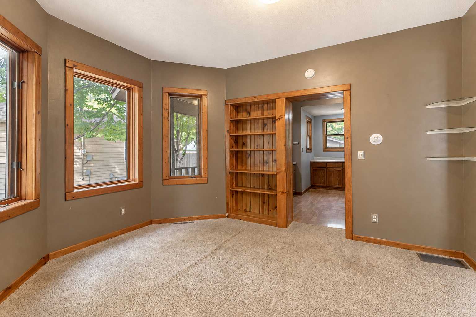 1008 Quincy ST, North Mankato, MN 56003