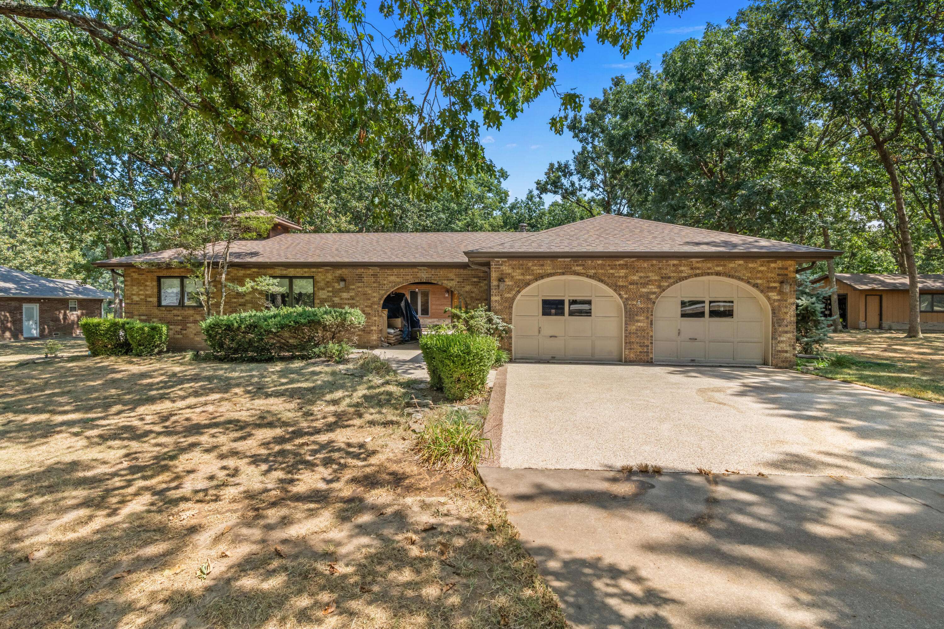 1740 Briarwood DR, Marshfield, MO 65706