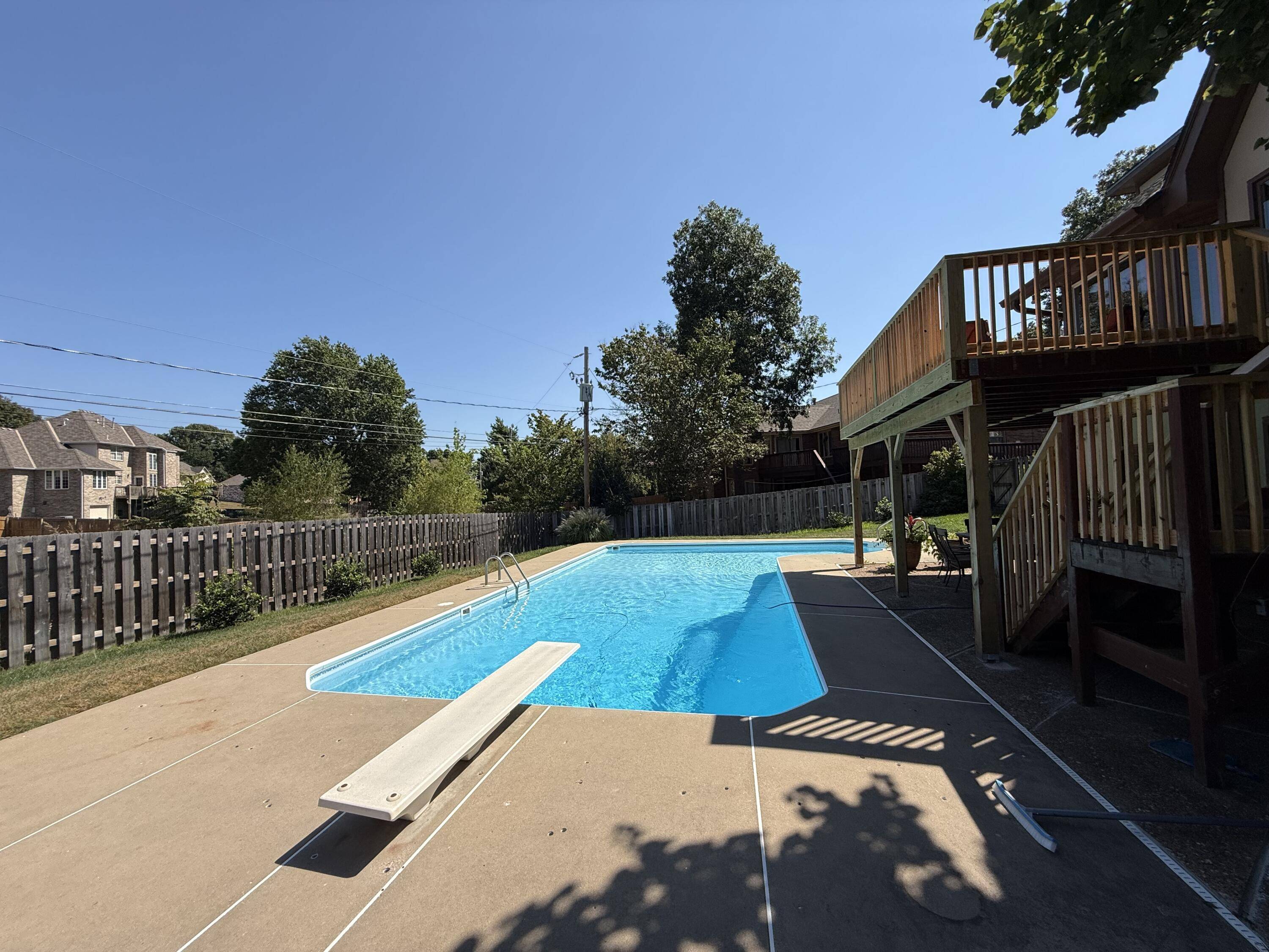 1921 E Nottingham ST, Springfield, MO 65804