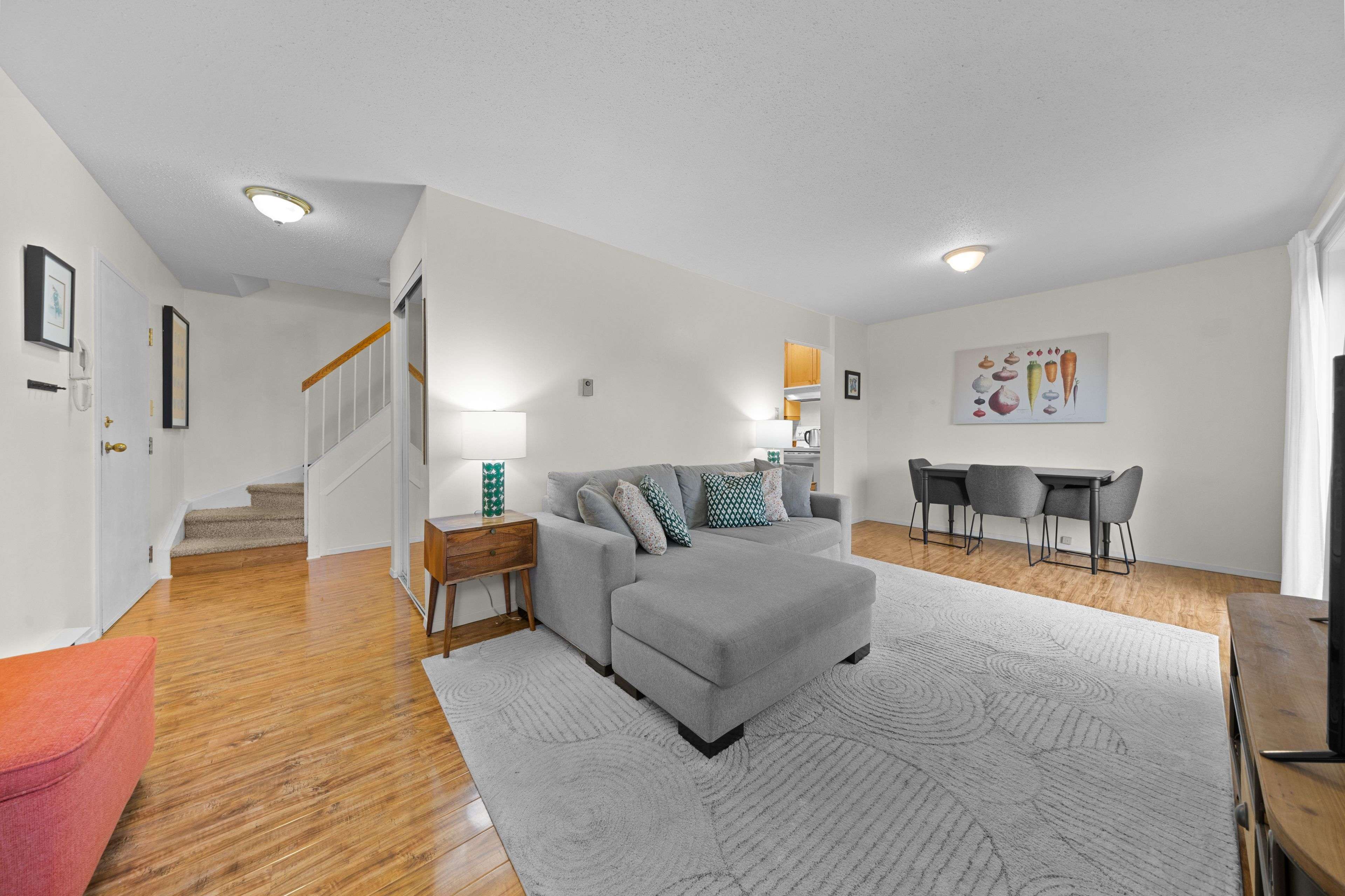 299 Thomas ST #204, Carleton Place, ON K7C 4B8