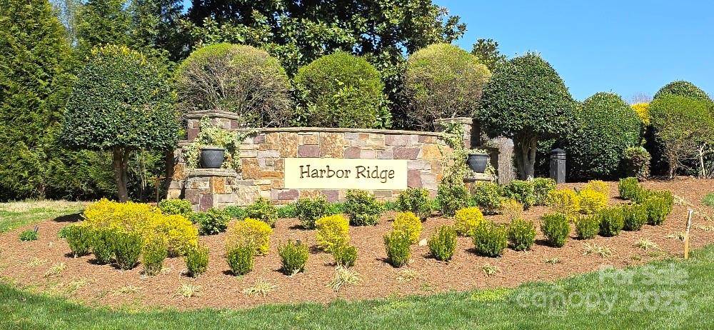 210 Ridge Top DR, Connelly Springs, NC 28612