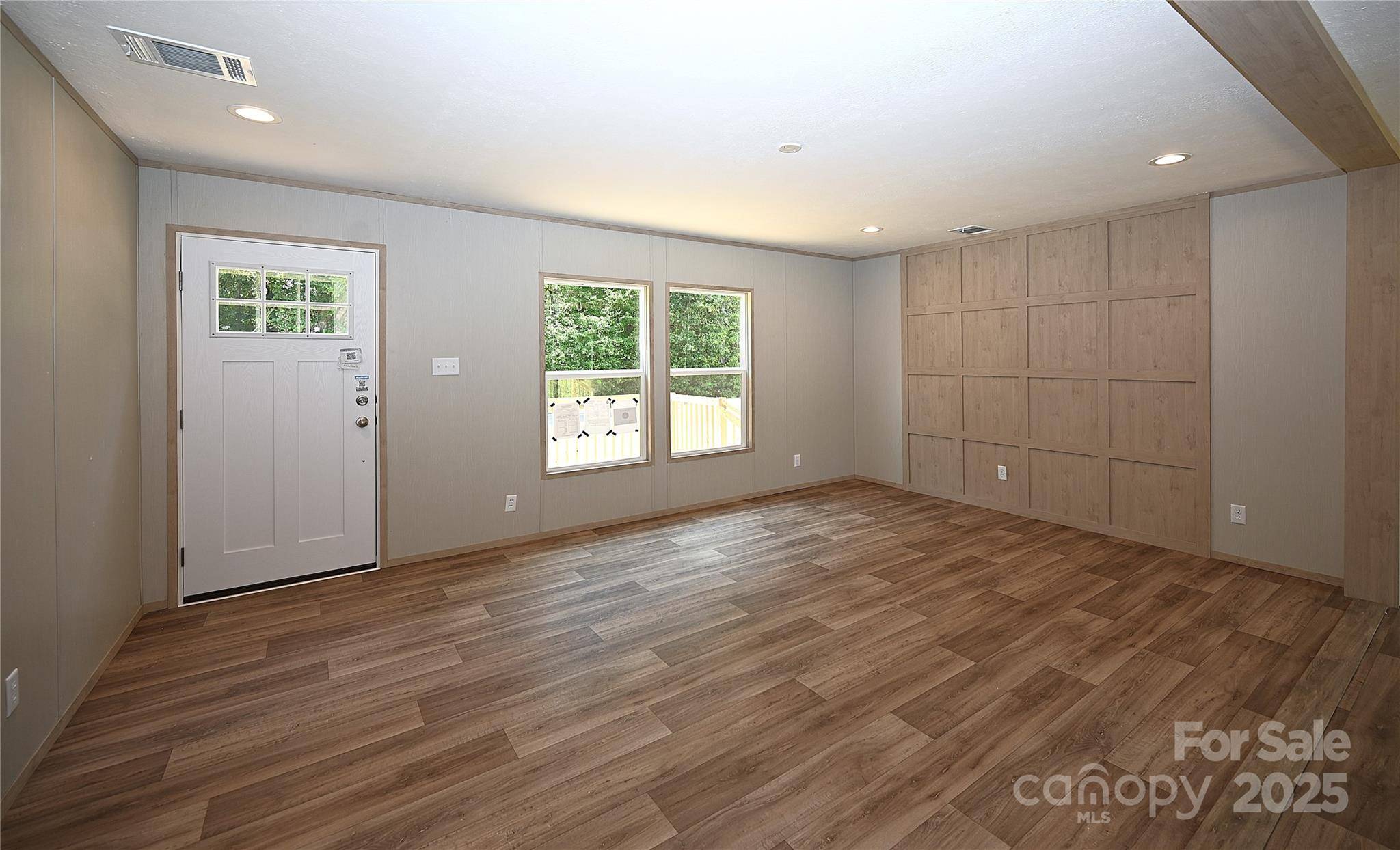 1213 Renno RD, Clinton, SC 29235