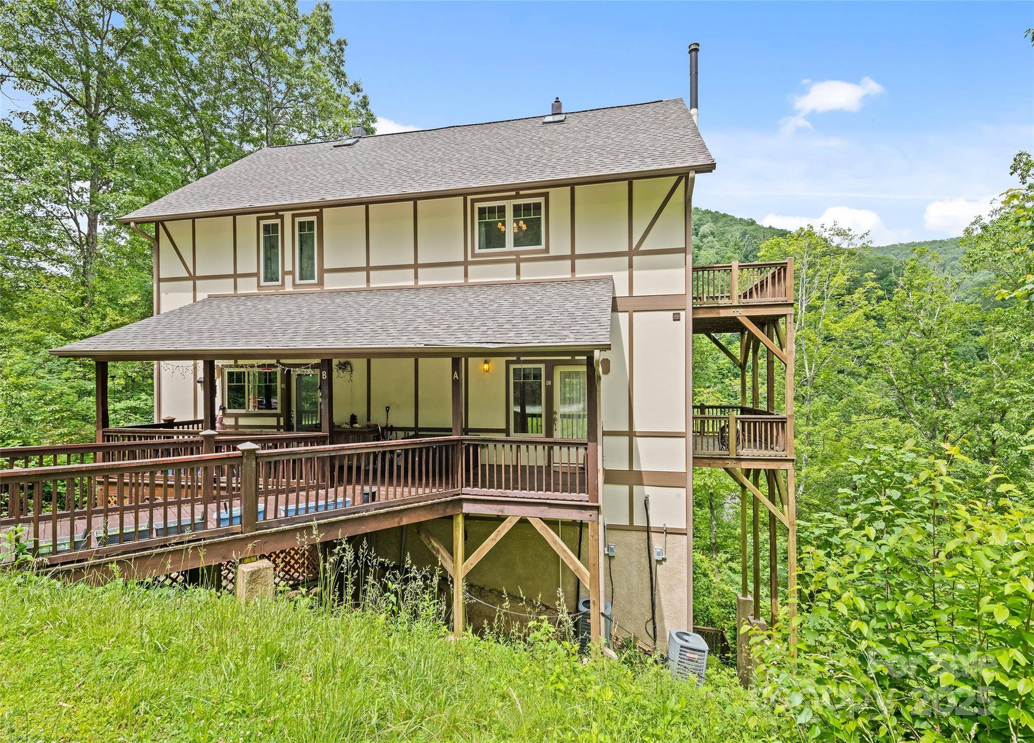 20A Lila LN, Clyde, NC 28721