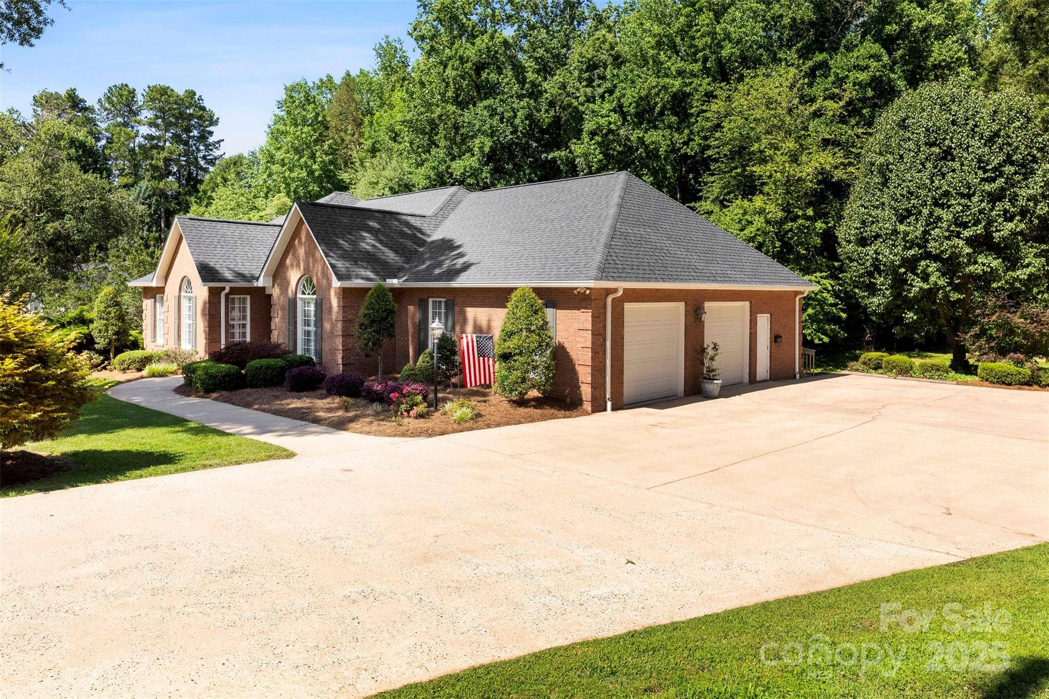 600 Queens RD, Cherryville, NC 28021