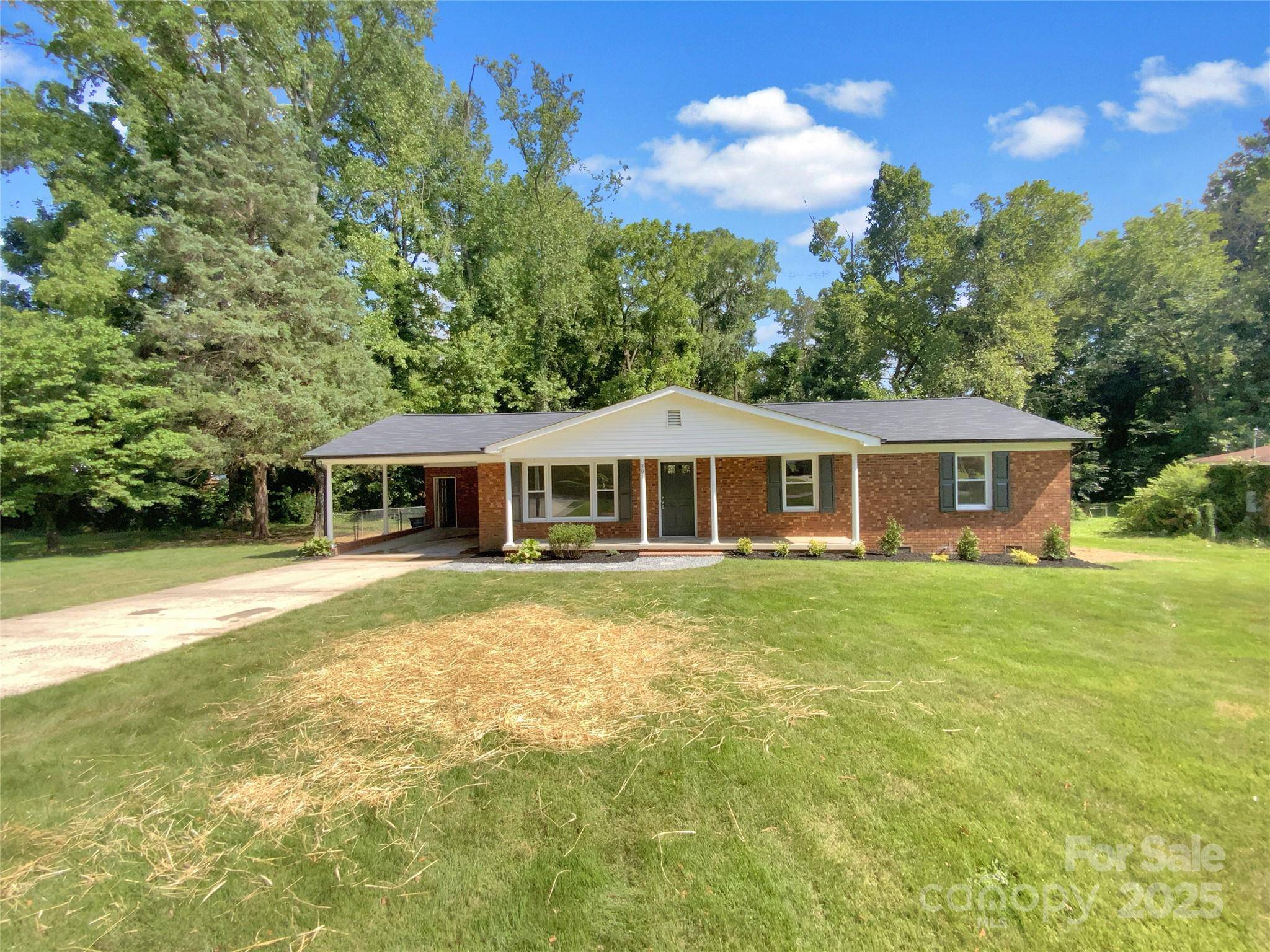 301 Briarcliff DR, Kannapolis, NC 28081