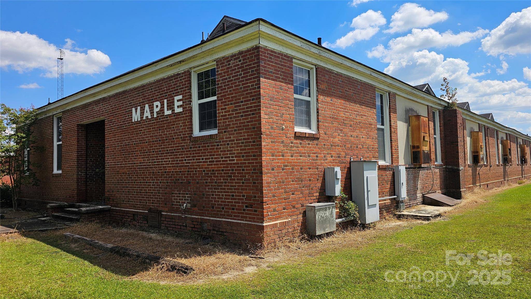 901 9th AVE S, Dillon, SC 29536