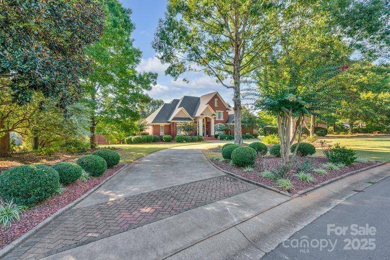 137 Clearcreek DR, Boiling Springs, SC 29316