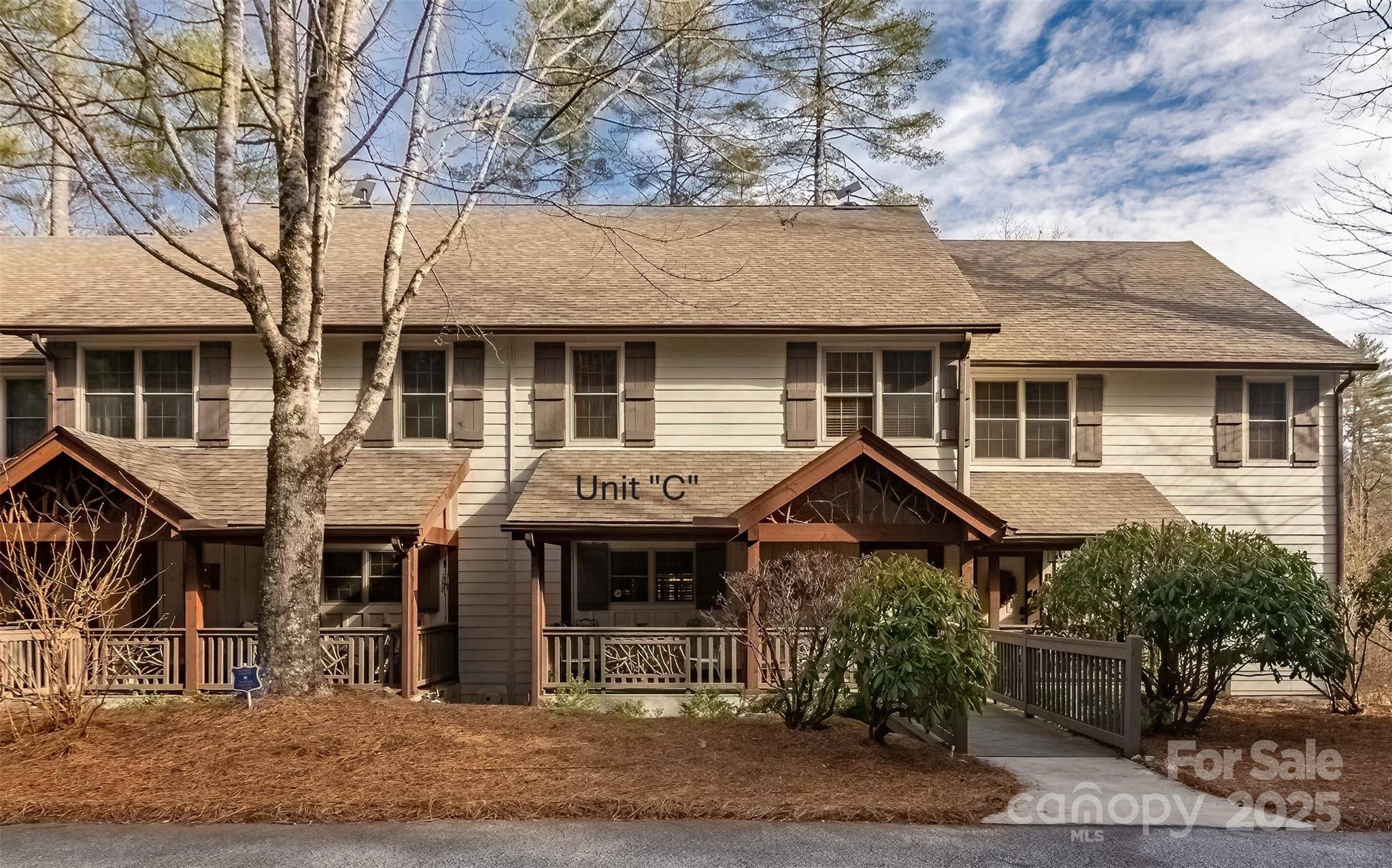 620 Sapphire Valley RD, Cashiers, NC 28717