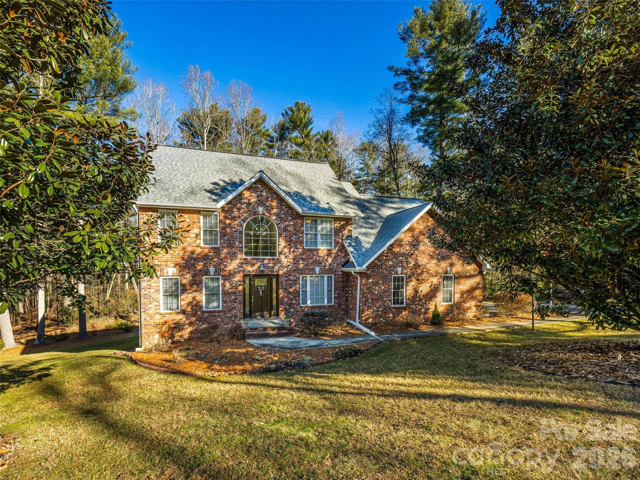 105 Boyd DR, Flat Rock, NC 28731