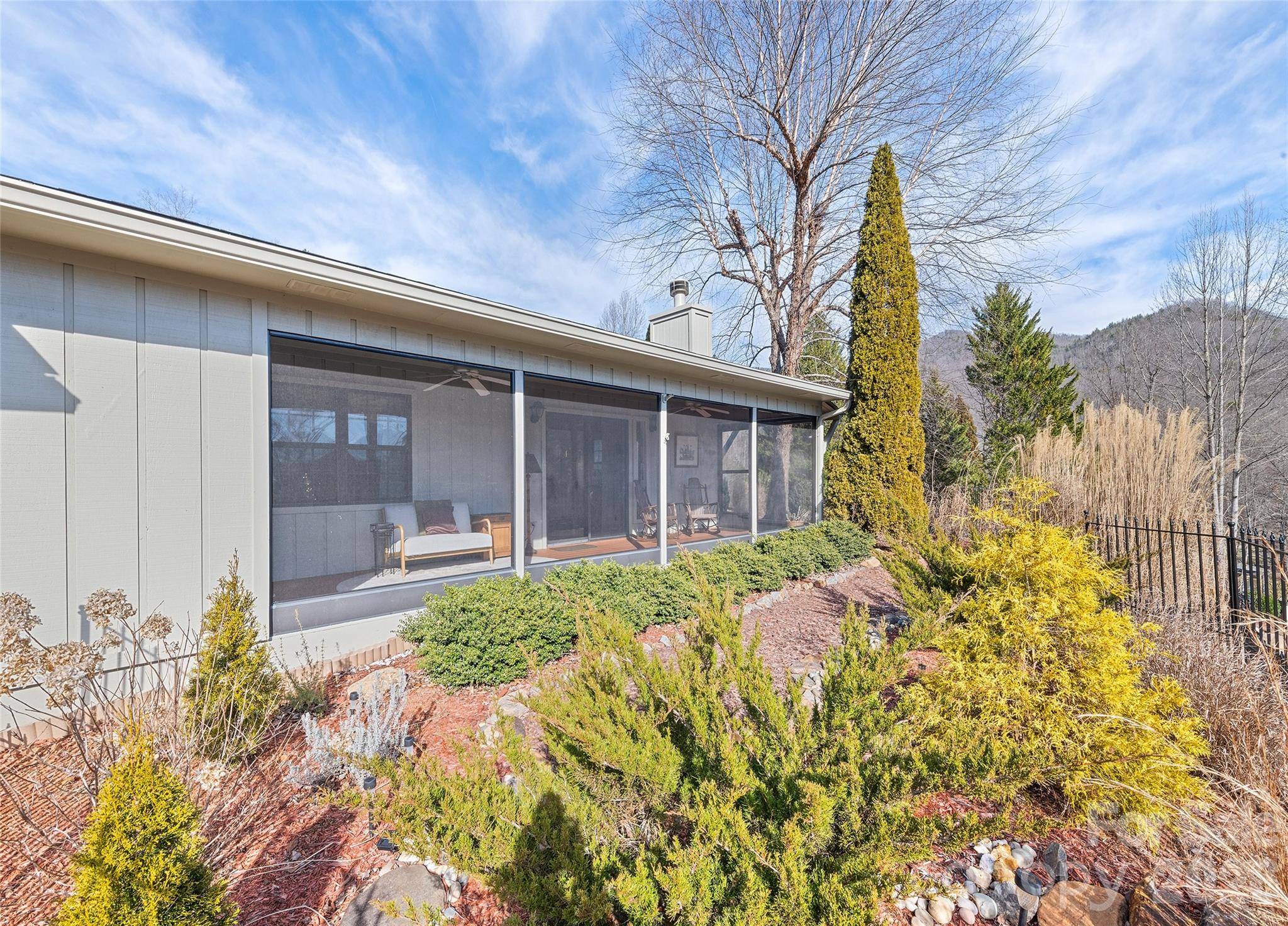 12 A Willow View DR, Franklin, NC 28734
