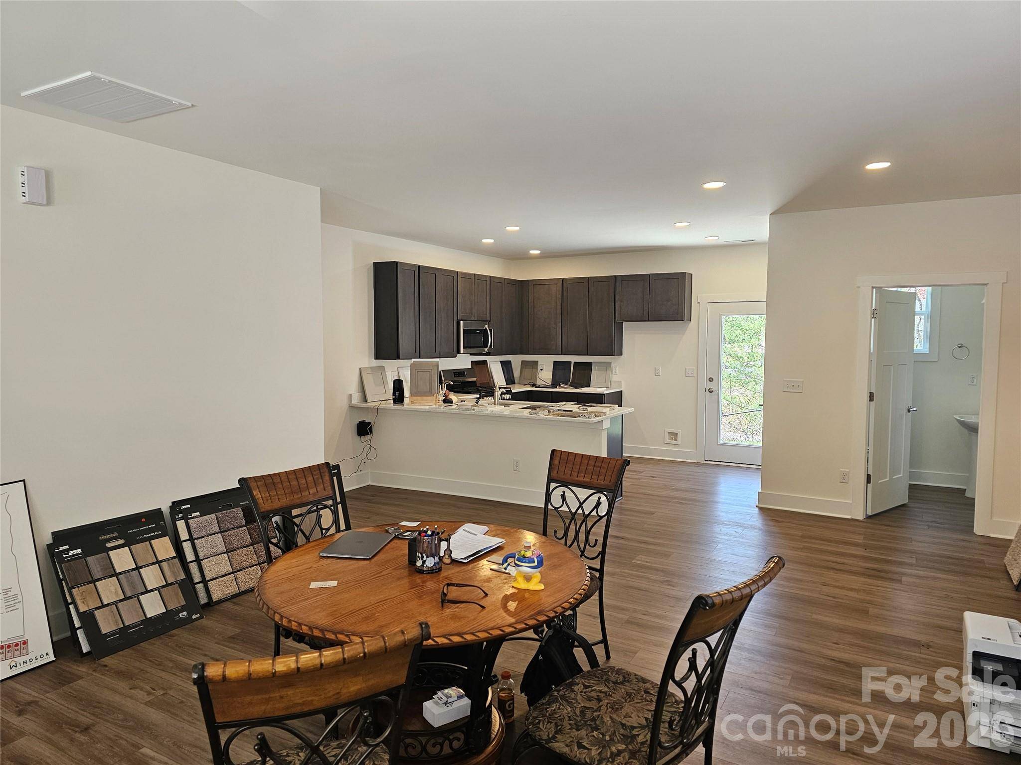 224 Slade LN, Black Mountain, NC 28711