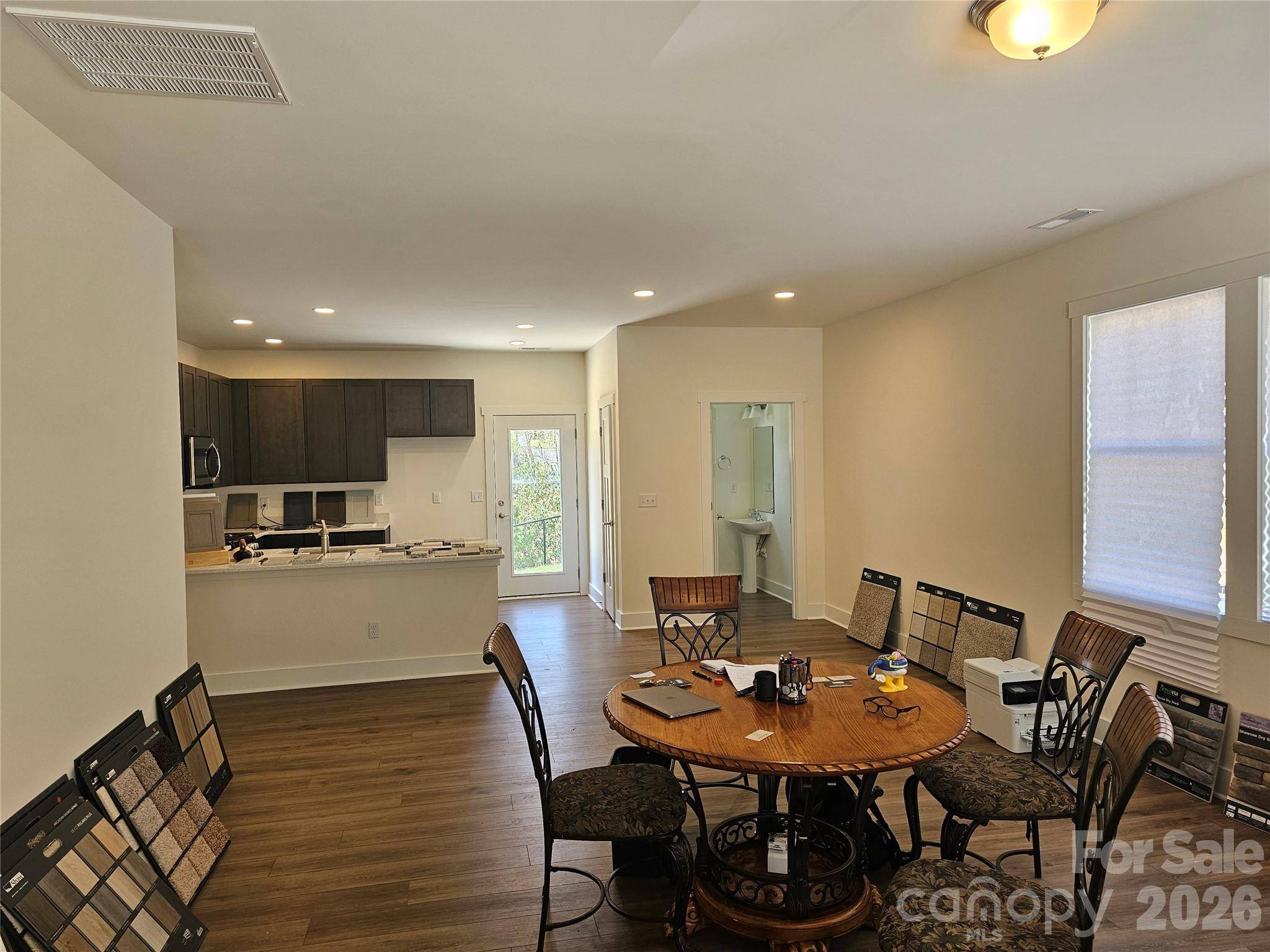 224 Slade LN, Black Mountain, NC 28711