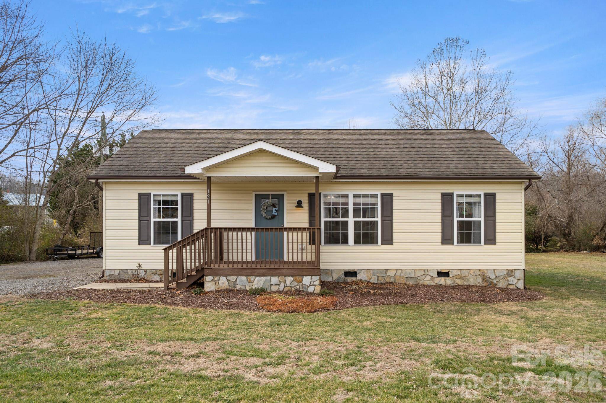 121 James ST, Clyde, NC 28721