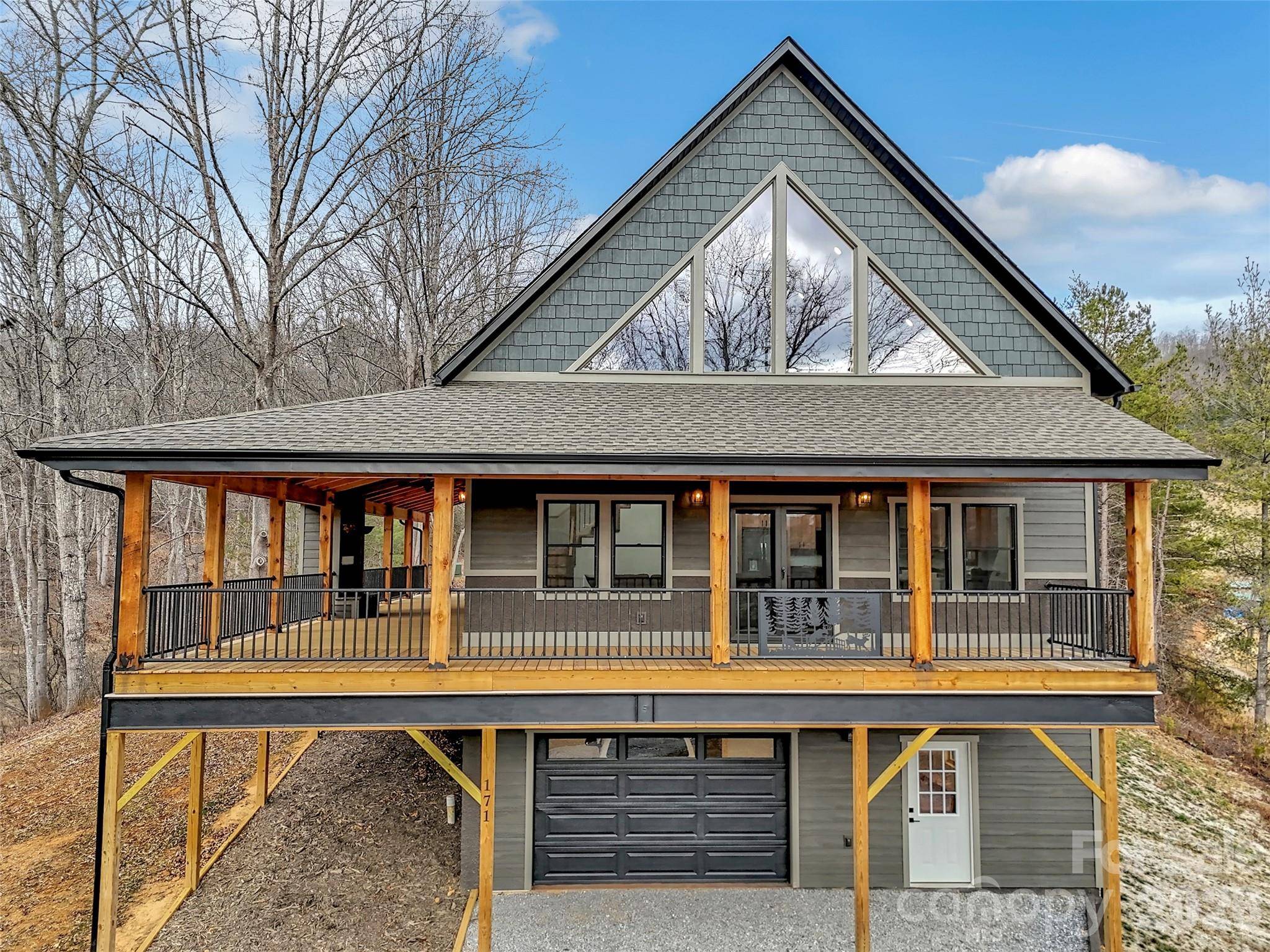 171 Cowtail CV, Clyde, NC 28721