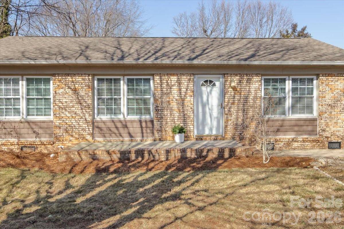 406 Robinson Clemmer RD, Dallas, NC 28034