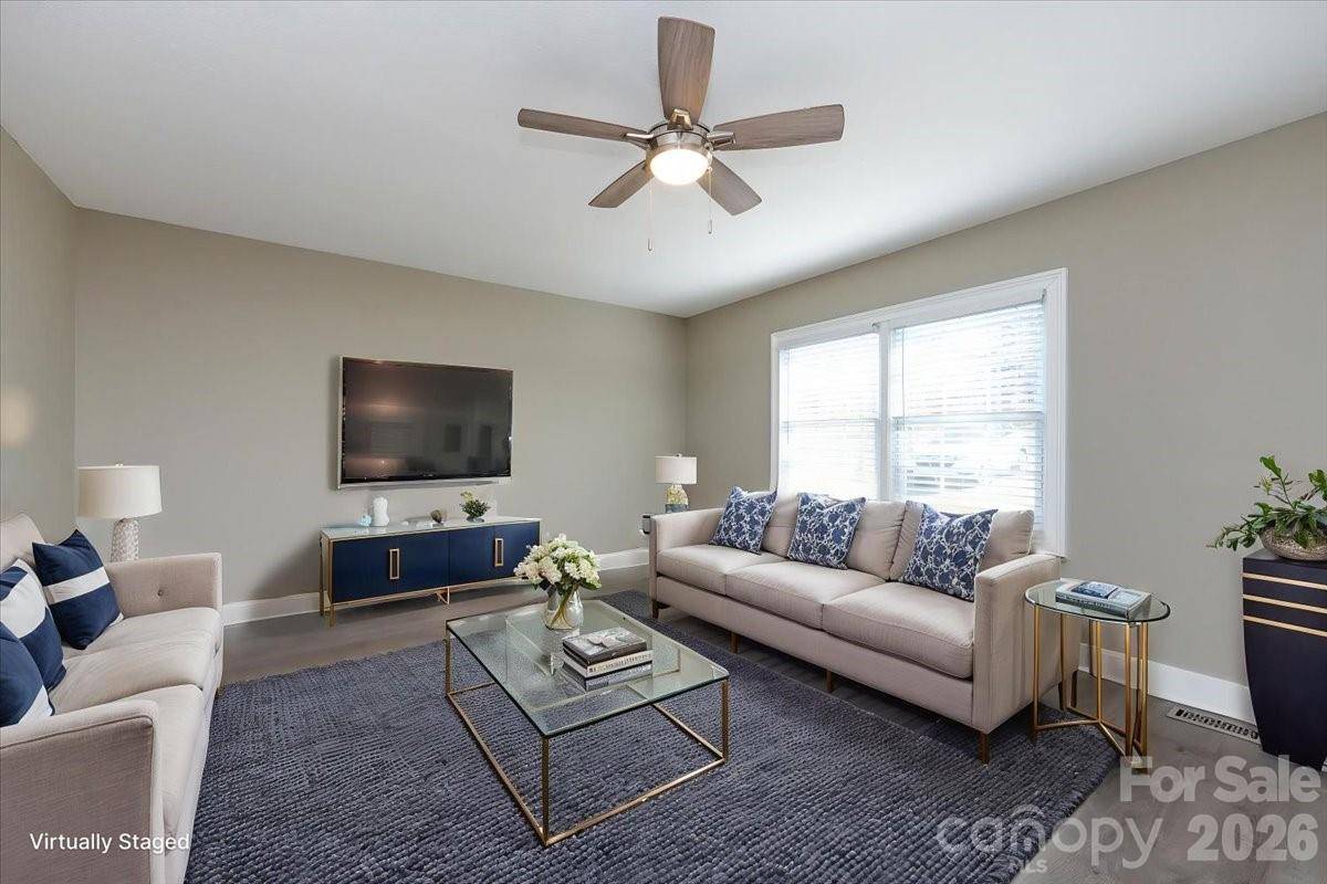 406 Robinson Clemmer RD, Dallas, NC 28034