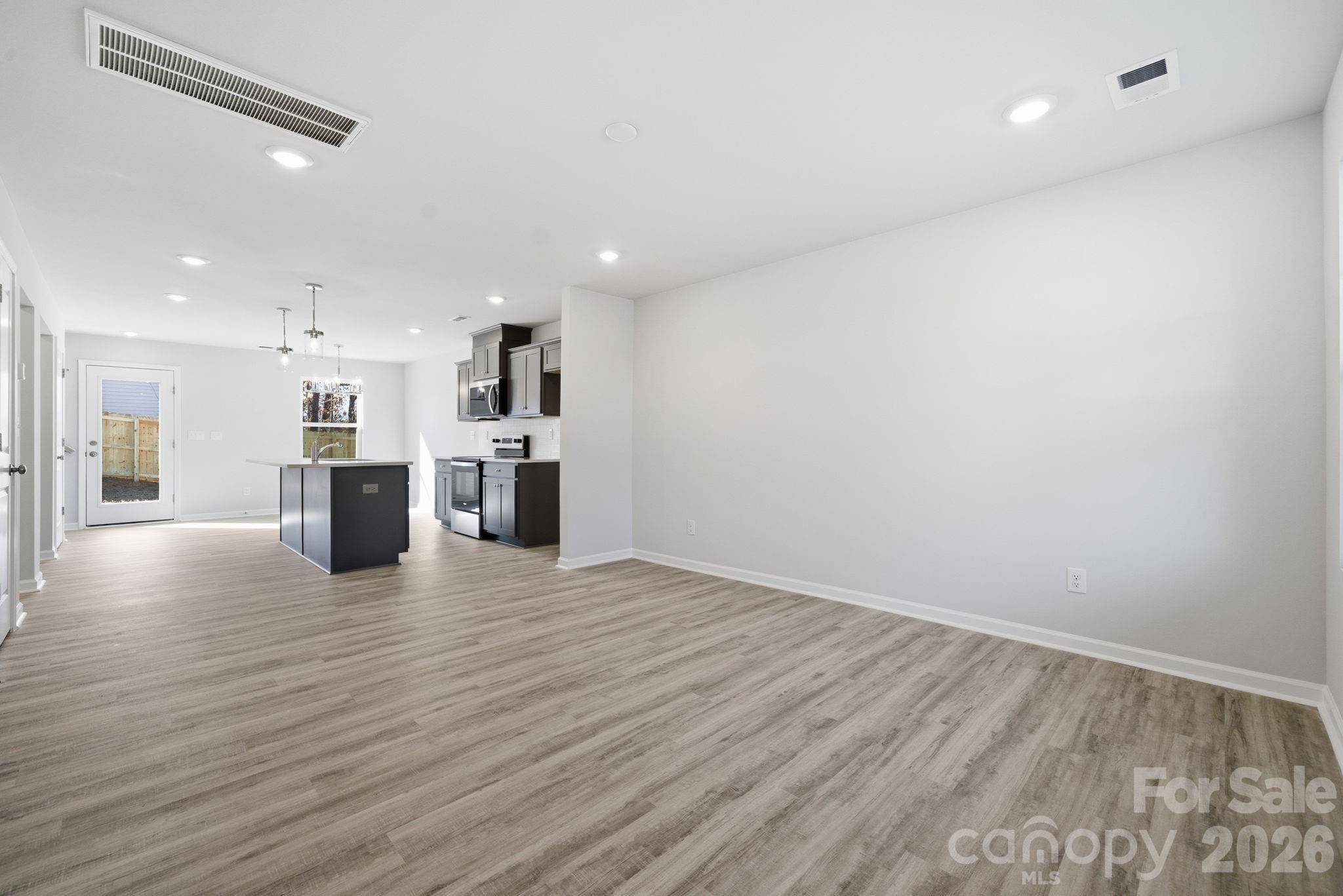 935 Wallace ST, Statesville, NC 28677
