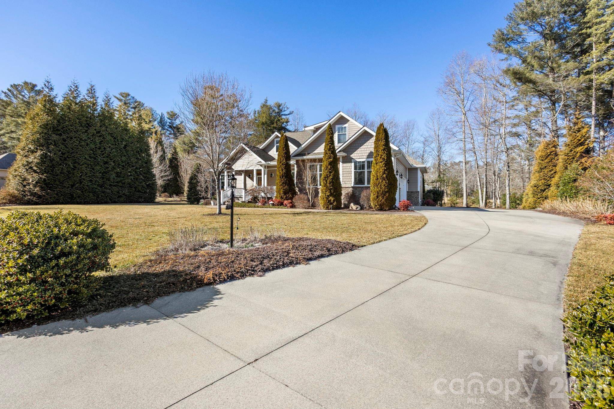 83 King Creek Preserve LN, Flat Rock, NC 28731
