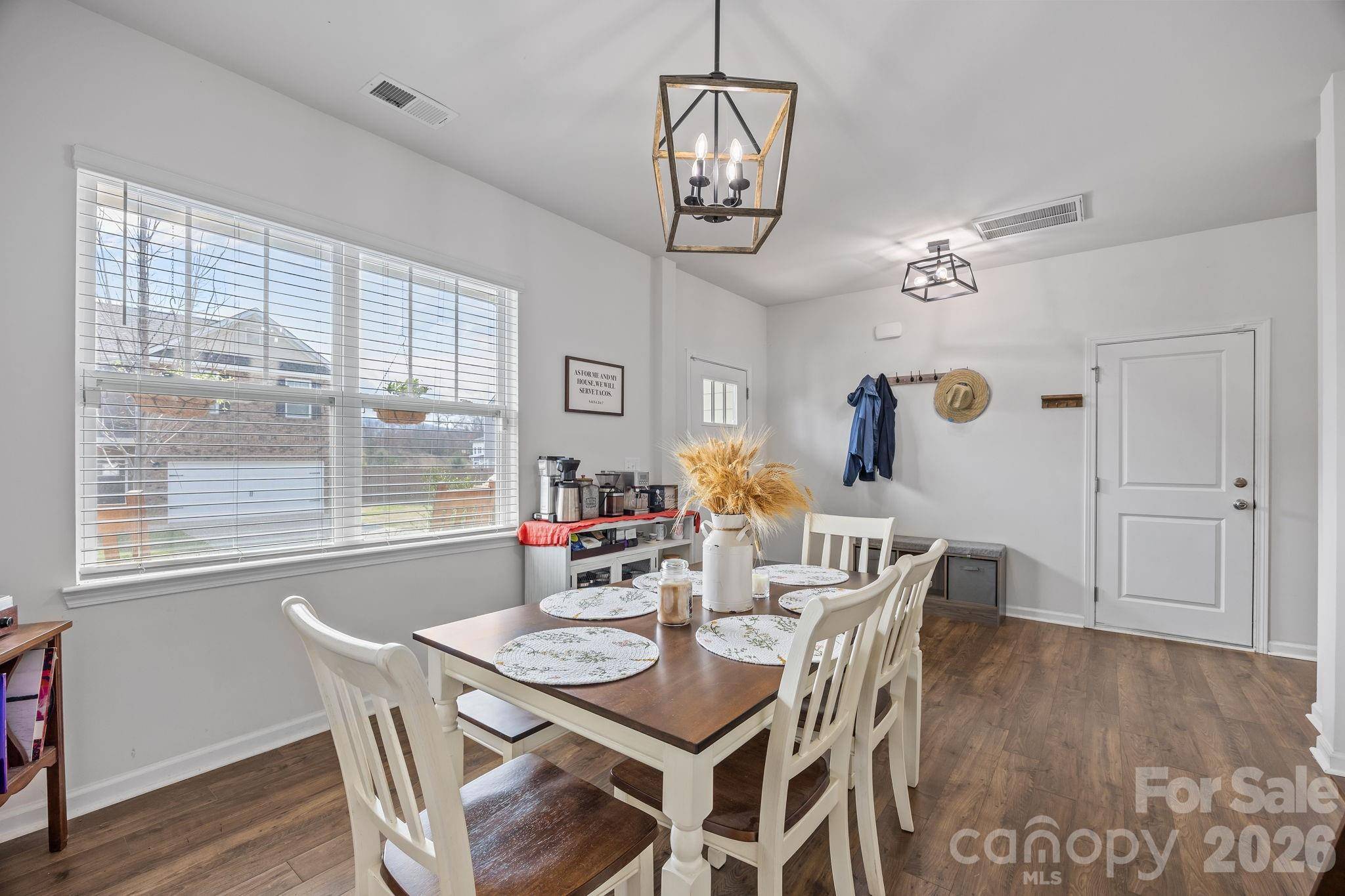 209 Marathon LN, Candler, NC 28715