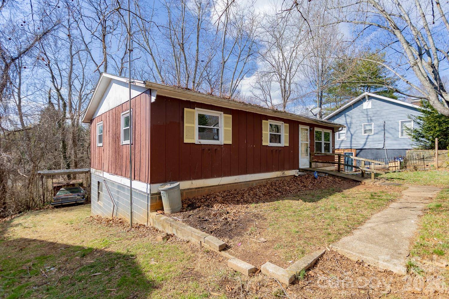 7 Main ST, Asheville, NC 28803