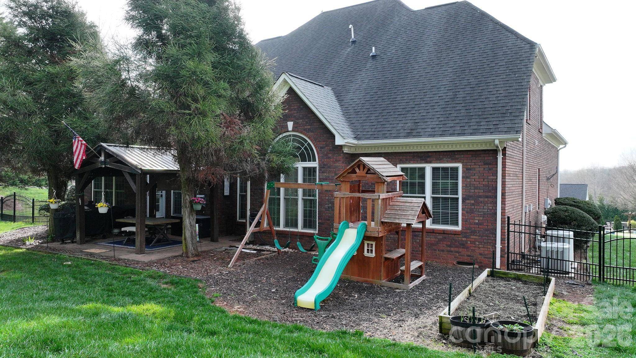 2696 Charleston CT, Claremont, NC 28610